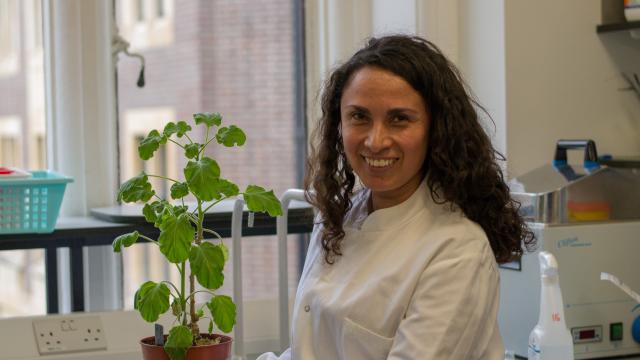 Gabriela doria_fiona gilsenan in the plant sciences department