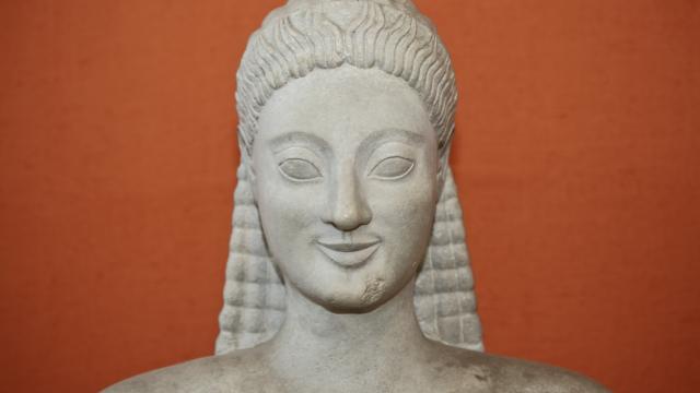 greek-sumerian-statue-smiling by Sir Cam
